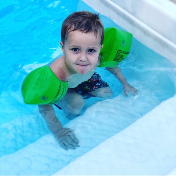 Meet your Posher, Taylor - Picture 4 of 4